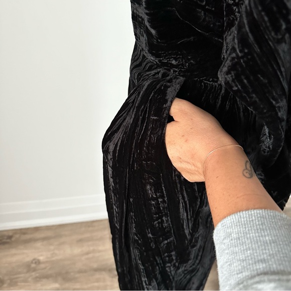 NWT Sz 6 & OTHER STORIES Black Velvet Open Back Midi Dress - Picture 4 of 11